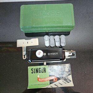 Singer Buttonholer 160506 Attachments with 4 Templates Manual Green Case 1948